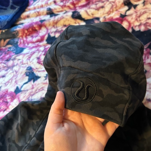 Black and gray Lululemon zip up sweatshirt💗 - Picture 4 of 5